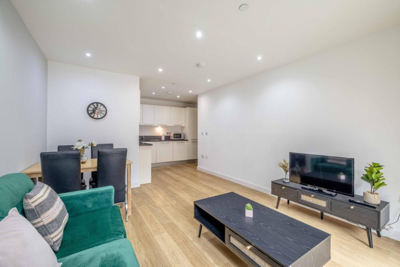 2 Bed At Slough Station & Parking - London In 20 Mins Lejlighed Eksteriør billede