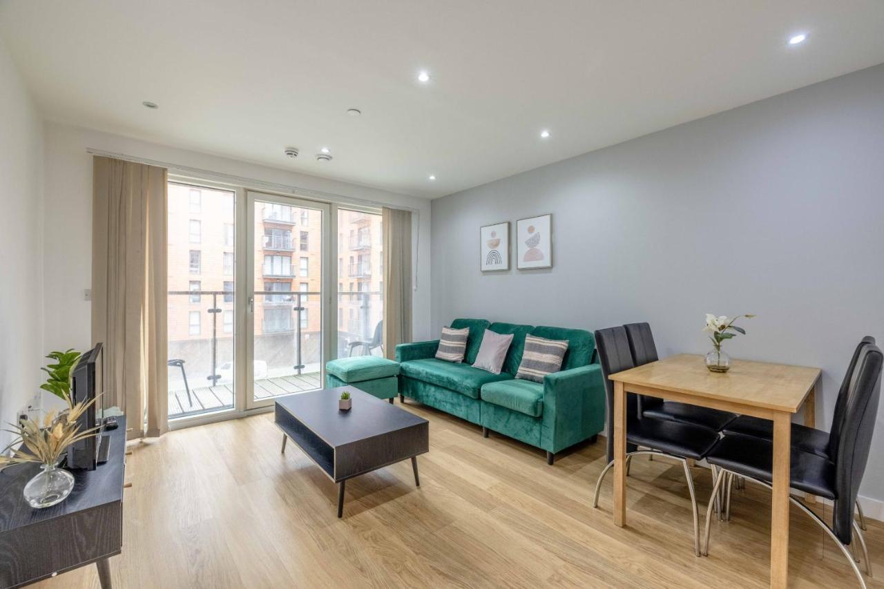2 Bed At Slough Station & Parking - London In 20 Mins Lejlighed Eksteriør billede