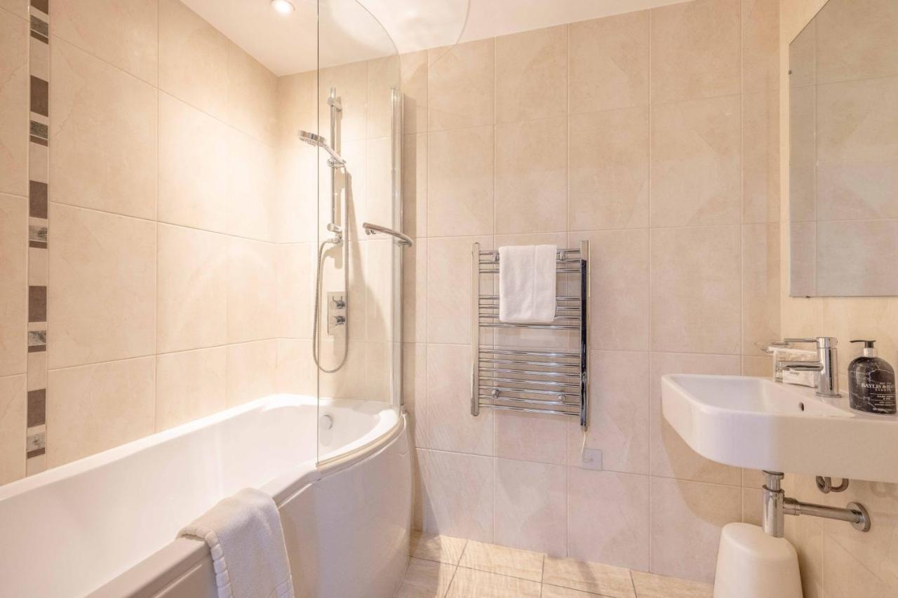 2 Bed At Slough Station & Parking - London In 20 Mins Lejlighed Eksteriør billede